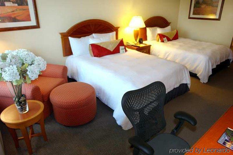 Hilton Garden Inn Providence Airport/Warwick Room photo